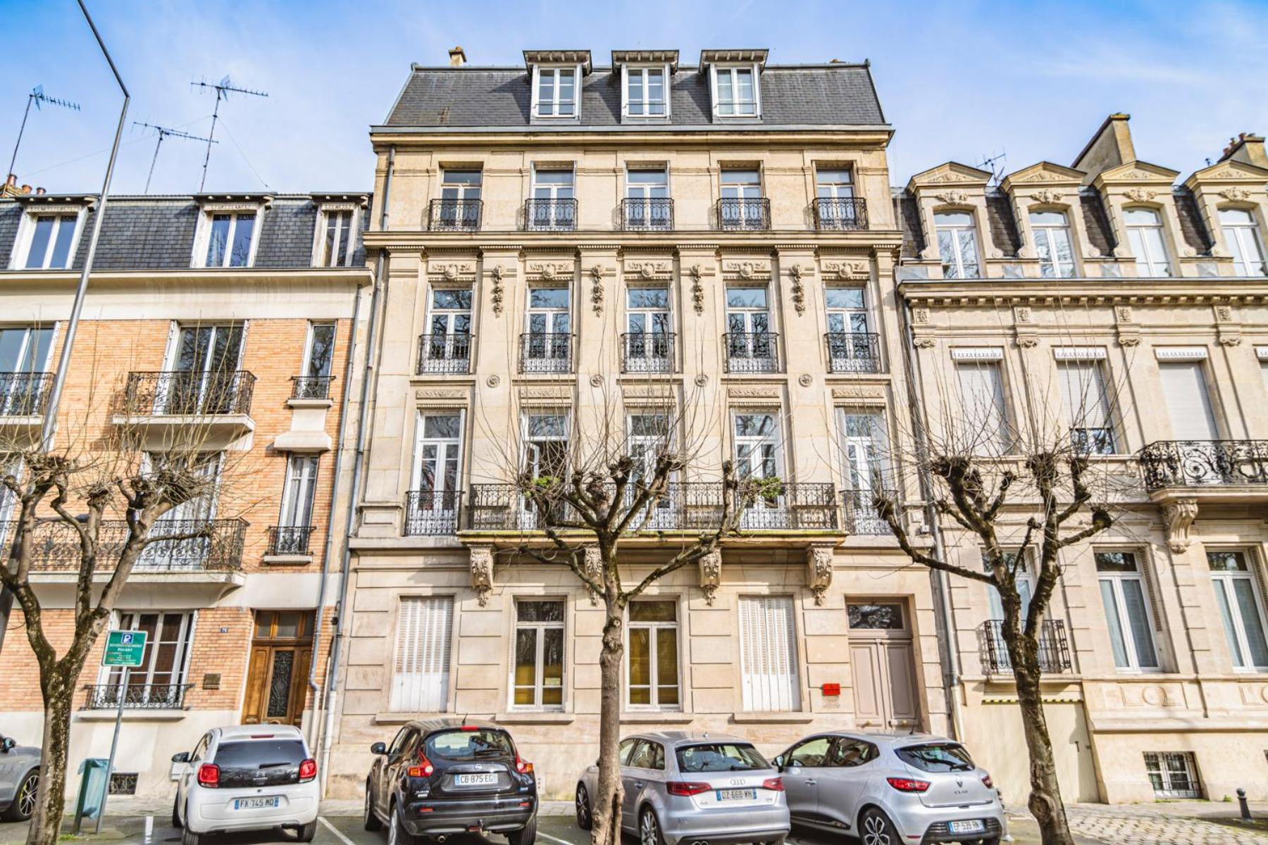 L'Elegance Vue Parc Apartment Reims Luaran gambar